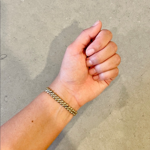 Antique 1950s Bulova Watch - Picture 5 of 7